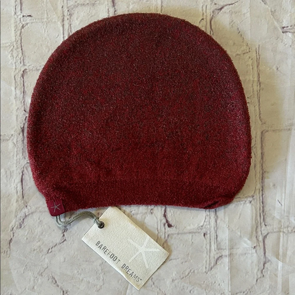 Barefoot Dreams NWT CozyChic Lite Confetti Soft Women's Beanie OS Crimson Red - Picture 2 of 5